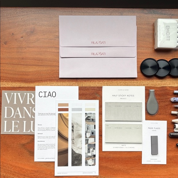 Cloth & Paper Misc Lot - Picture 3 of 8